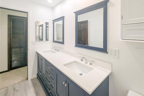 Villa ou maison à louer à Brandon, Floride: 4 chambres, 195.56 m2 № 2413767 - photo 20
