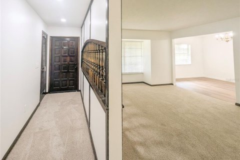 Villa ou maison à louer à Brandon, Floride: 4 chambres, 195.56 m2 № 2413767 - photo 11
