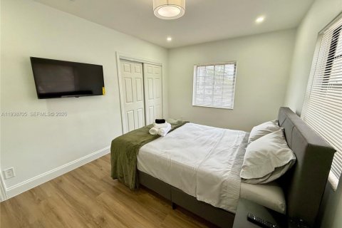 Снять в аренду виллу или дом в Майами-Бич, Флорида 2 спальни, 91.69м2, № 1996352 - фото 9