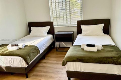 Снять в аренду виллу или дом в Майами-Бич, Флорида 2 спальни, 91.69м2, № 1996352 - фото 10