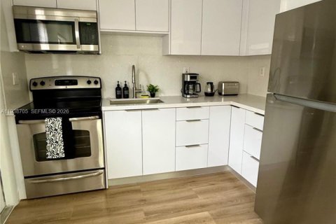 Villa ou maison à louer à Miami Beach, Floride: 3 chambres, 91.69 m2 № 1996352 - photo 3