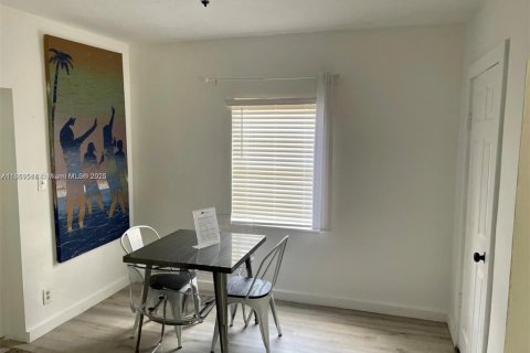House in Miami, Florida 3 bedrooms, 104.42 sq.m. № 1888363 - photo 5