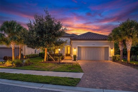 House in Bradenton, Florida 3 bedrooms, 195.09 sq.m. № 2284453