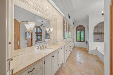 House in Sarasota, Florida 5 bedrooms, 726.22 sq.m. № 1879522 - photo 28