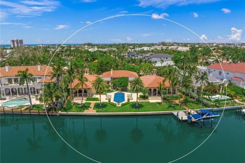 House in Sarasota, Florida 5 bedrooms, 726.22 sq.m. № 1879522 - photo 1