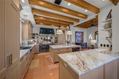 House in Sarasota, Florida 5 bedrooms, 726.22 sq.m. № 1879522 - photo 10
