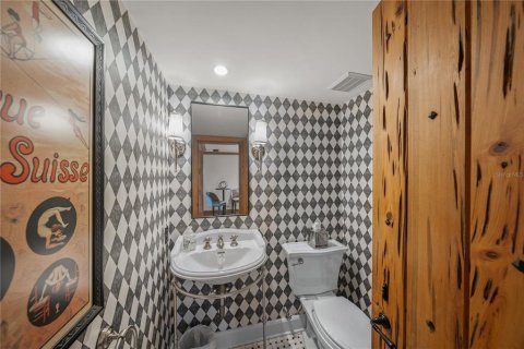 House in Sarasota, Florida 5 bedrooms, 726.22 sq.m. № 1879522 - photo 18