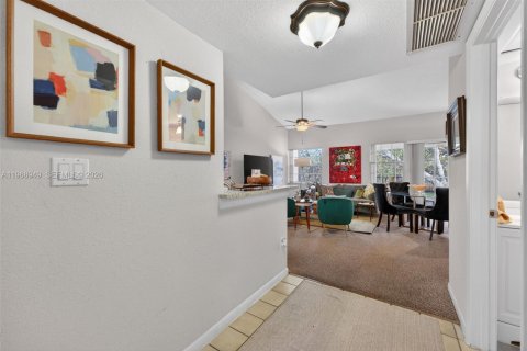 Condominio en venta en Oakland Park, Florida, 2 dormitorios, 92.16 m2 № 2030986 - foto 2