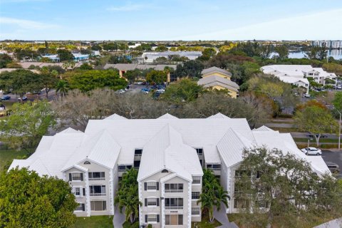 Condominio en venta en Oakland Park, Florida, 2 dormitorios, 92.16 m2 № 2030986 - foto 19