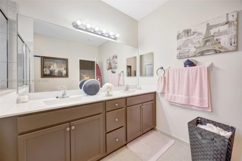Touwnhouse à vendre à Homestead, Floride: 3 chambres, 145.48 m2 № 1939502 - photo 24