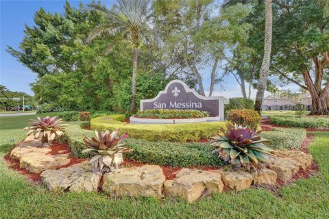 Townhouse in Weston, Florida 4 bedrooms, 161.37 sq.m. № 2003405 - photo 21