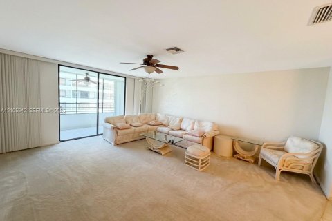 Copropriété à louer à Hallandale Beach, Floride: 2 chambres, 130.06 m2 № 2416097 - photo 4