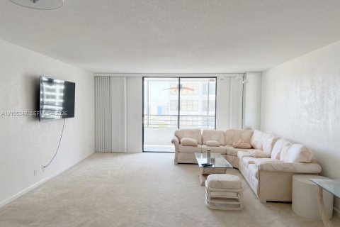 Copropriété à louer à Hallandale Beach, Floride: 2 chambres, 130.06 m2 № 2416097 - photo 5