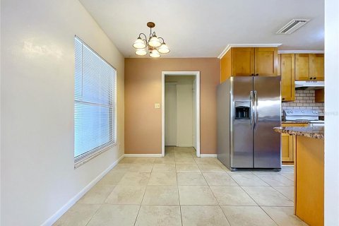 House in Brandon, Florida 4 bedrooms, 168.15 sq.m. № 2391544 - photo 15