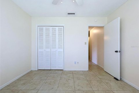 House in Brandon, Florida 4 bedrooms, 168.15 sq.m. № 2391544 - photo 25