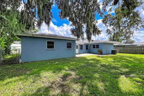 House in Brandon, Florida 4 bedrooms, 168.15 sq.m. № 2391544 - photo 5