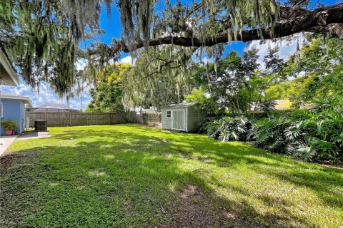 House in Brandon, Florida 4 bedrooms, 168.15 sq.m. № 2391544 - photo 7