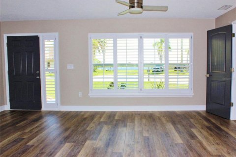House in New Port Richey, Florida 3 bedrooms, 169.08 sq.m. № 1866263 - photo 27