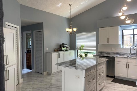 House in Palm Harbor, Florida 3 bedrooms, 148.64 sq.m. № 2095518 - photo 20