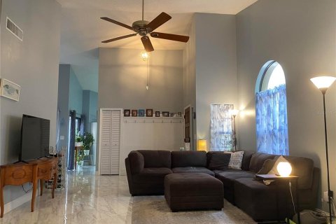 House in Palm Harbor, Florida 3 bedrooms, 148.64 sq.m. № 2095518 - photo 10