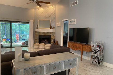 House in Palm Harbor, Florida 3 bedrooms, 148.64 sq.m. № 2095518 - photo 9