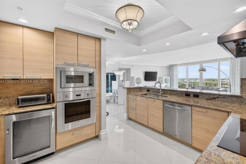 Condo in Pompano Beach, Florida, 3 bedrooms  № 2069483 - photo 20