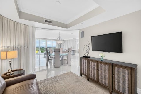 Condo in Pompano Beach, Florida, 3 bedrooms  № 2069483 - photo 26