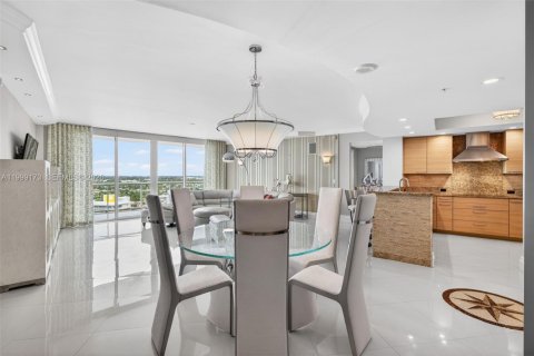 Condo in Pompano Beach, Florida, 3 bedrooms  № 2069483 - photo 5