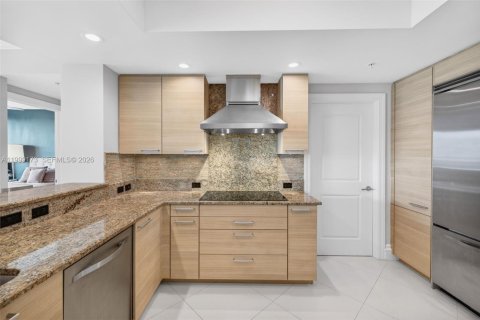 Condo in Pompano Beach, Florida, 3 bedrooms  № 2069483 - photo 17