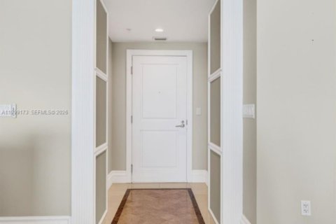 Condo in Pompano Beach, Florida, 3 bedrooms  № 2069483 - photo 4