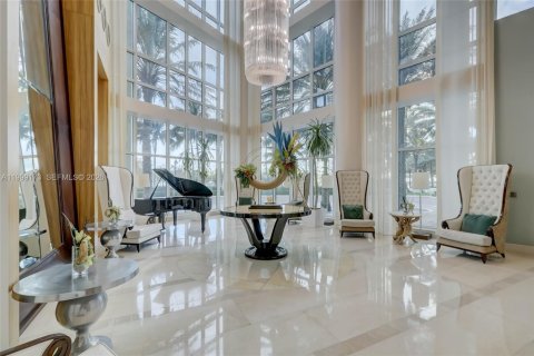 Condo in Pompano Beach, Florida, 3 bedrooms  № 2069483 - photo 2