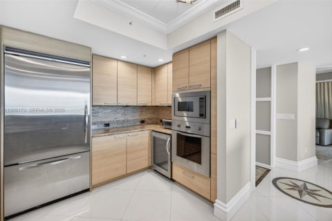 Condo in Pompano Beach, Florida, 3 bedrooms  № 2069483 - photo 23