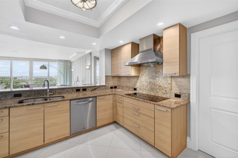 Condo in Pompano Beach, Florida, 3 bedrooms  № 2069483 - photo 21