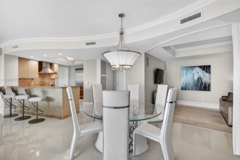 Condo in Pompano Beach, Florida, 3 bedrooms  № 2069483 - photo 7