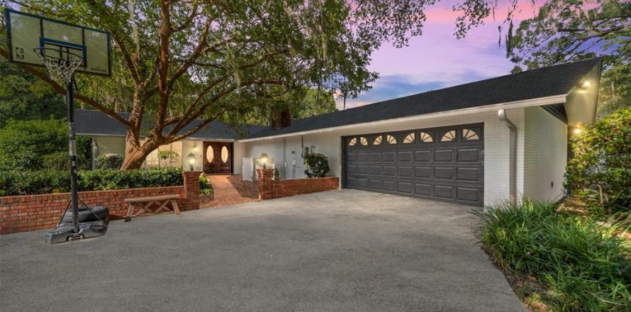 Casa en Ocala, Florida 6 dormitorios, 452.53 m2 № 1334701