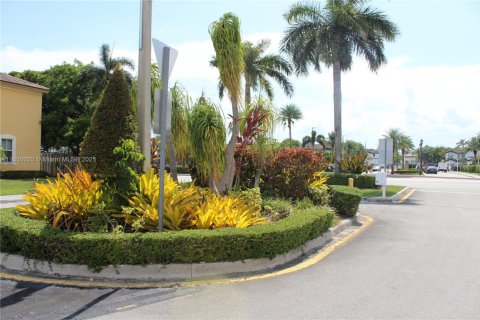 Adosado en venta en Doral, Florida, 4 dormitorios, 214.23 m2 № 2054962 - foto 23