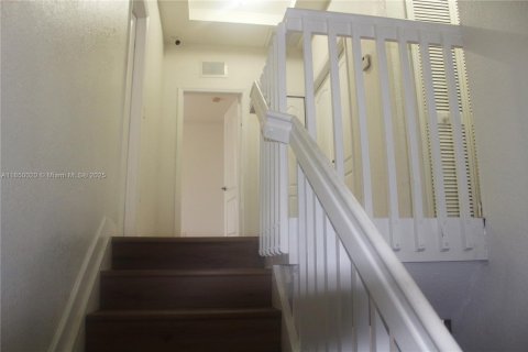 Adosado en venta en Doral, Florida, 4 dormitorios, 214.23 m2 № 2054962 - foto 12