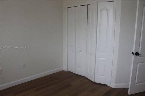 Adosado en venta en Doral, Florida, 4 dormitorios, 214.23 m2 № 2054962 - foto 9