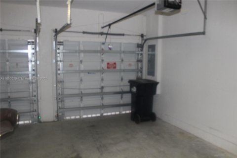 Adosado en venta en Doral, Florida, 4 dormitorios, 214.23 m2 № 2054962 - foto 20