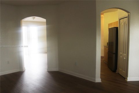 Adosado en venta en Doral, Florida, 4 dormitorios, 214.23 m2 № 2054962 - foto 5