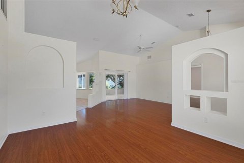 Villa ou maison à vendre à Palm Coast, Floride: 3 chambres, 191.84 m2 № 2416581 - photo 9
