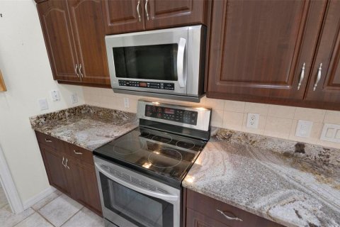 Villa ou maison à vendre à Palm Coast, Floride: 3 chambres, 191.84 m2 № 2416581 - photo 20