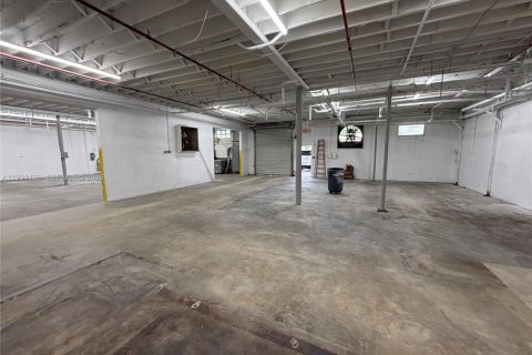 Commercial property in St. Lucie, Florida № 2057446 - photo 10