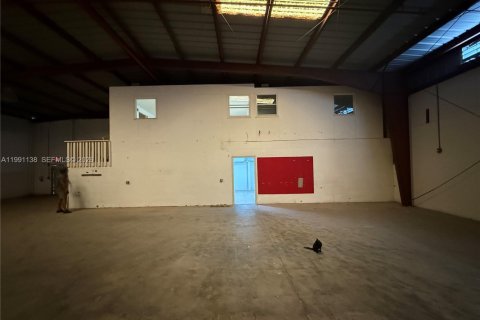 Commercial property in St. Lucie, Florida № 2057446 - photo 16