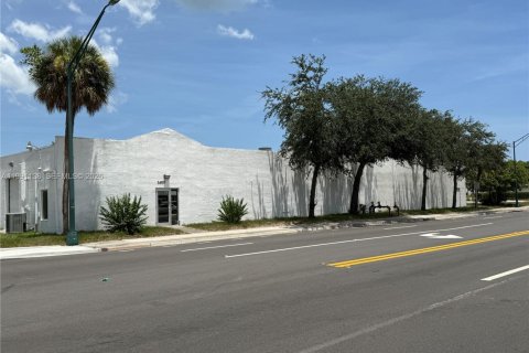 Commercial property in St. Lucie, Florida № 2057446 - photo 4