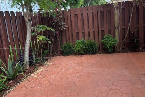 Touwnhouse à louer à Miami, Floride: 3 chambres, 148.83 m2 № 1850738 - photo 12