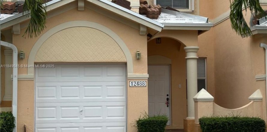 Touwnhouse à Miami, Floride 3 chambres, 148.83 m2 № 1850738