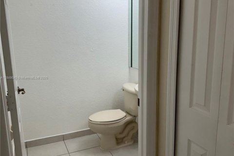 Touwnhouse à louer à Miami, Floride: 3 chambres, 148.83 m2 № 1850738 - photo 3