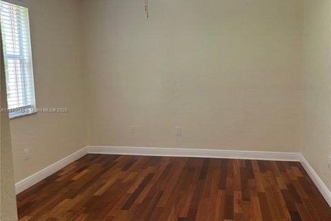 Touwnhouse à louer à Miami, Floride: 3 chambres, 148.83 m2 № 1850738 - photo 19