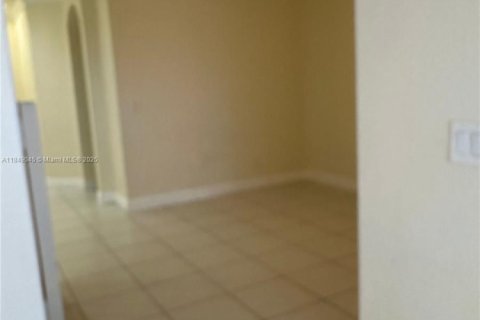 Touwnhouse à louer à Miami, Floride: 3 chambres, 148.83 m2 № 1850738 - photo 7